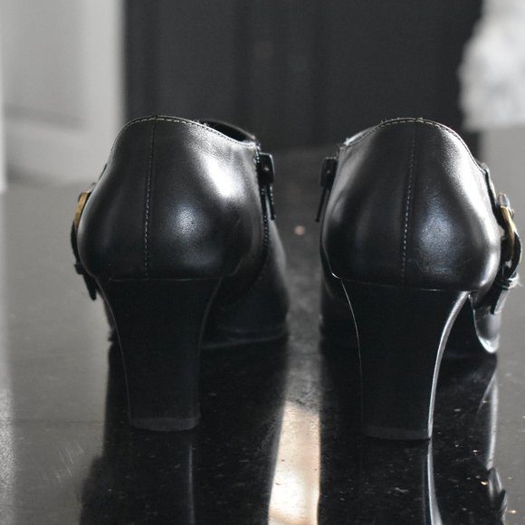 Liz Claiborne Flex Black Heels - Picture 4 of 9